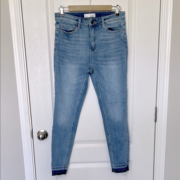 Vervet Women’s Skinny Jeans Denim Light Wash Raw Hem Size 29 - Picture 1 of 10